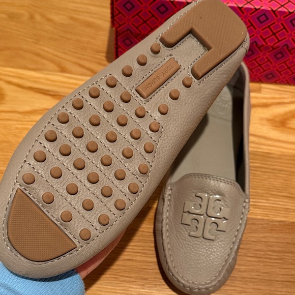 Tory Burch Taupe Loafers -Lowell 2 Driver - Picture 3 of 6